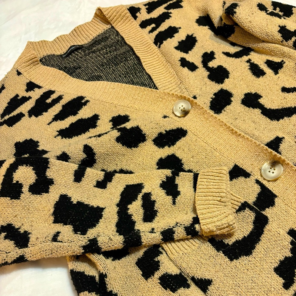 Heavy leopard print cardigan